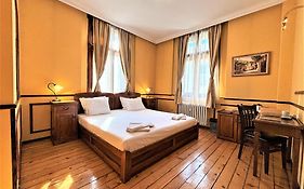 Л'Опера Къща за Гости